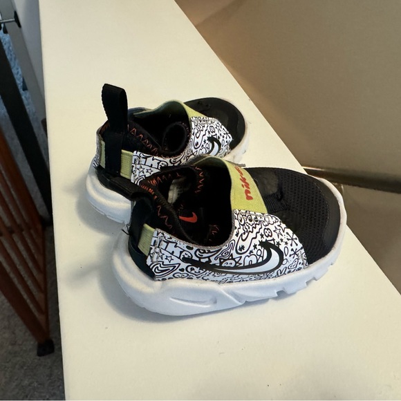 Nike Flex Runner 2 JP Baby/Toddler Easy On/Off Shoes
$32.97
Size 3C - Picture 2 of 2